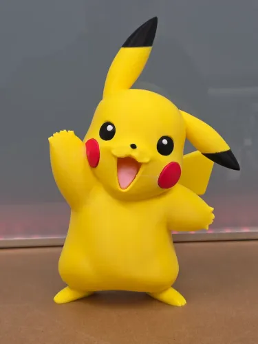 Personagem Pikachu 21cm de altura
