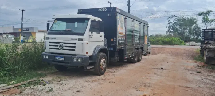 Vendo ou troco caminhao wolkswagen anos 2015 truckado baiado