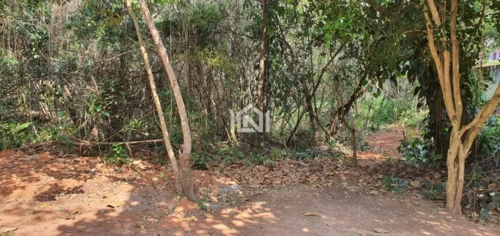 Terreno à venda no condomínio Terras do Madeira na Granja Viana