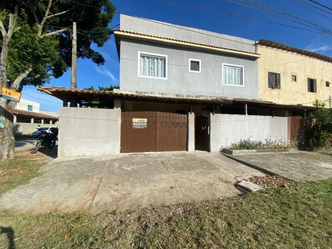 Casa com 2 dormitórios para alugar, 80 m² por R$ 900/mês - Serramar - Rio das Ostras/RJ