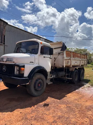 Vende-se Caçamba 20.14 