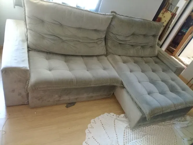 Vendo esse sofá retrátil e gigante com detalhe, apenas tem que reformar uma parte
