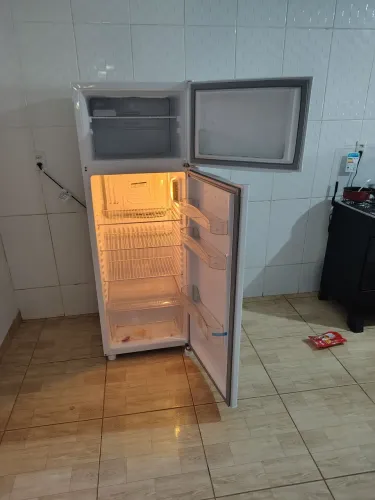 Geladeira Consul 02 portas 332L