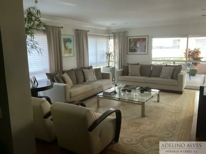 Apartamento a venda em Moema, 2 dormitórios
