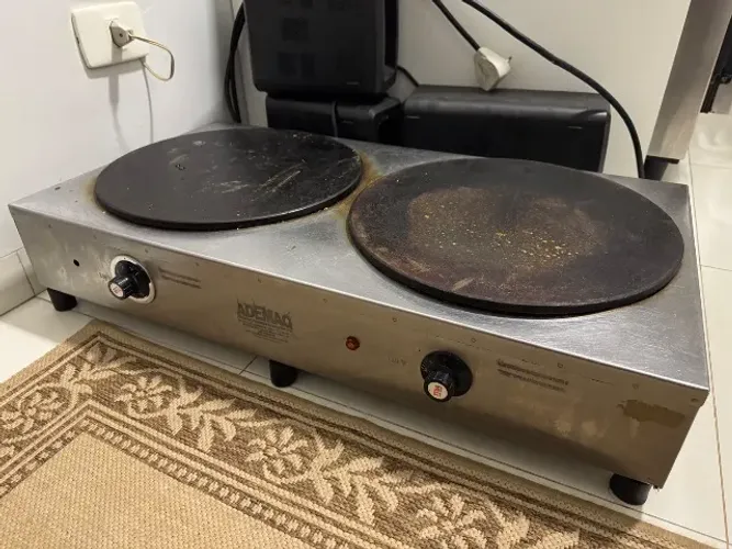 Máquina De Crepe Francês / Panquequeira Dupla (2 discos) elétrica 220v