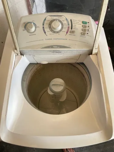 Máquina de lavar roupas eletrolux