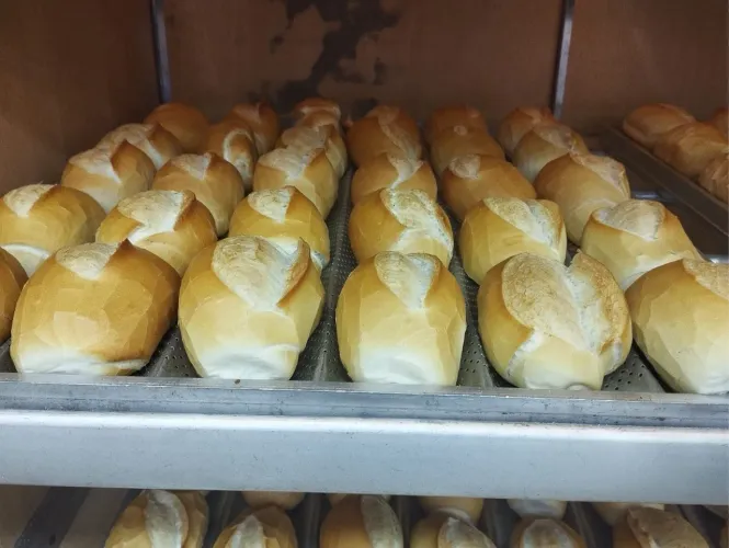 Eu sou padeiro confeiteiro e salgadeiro.