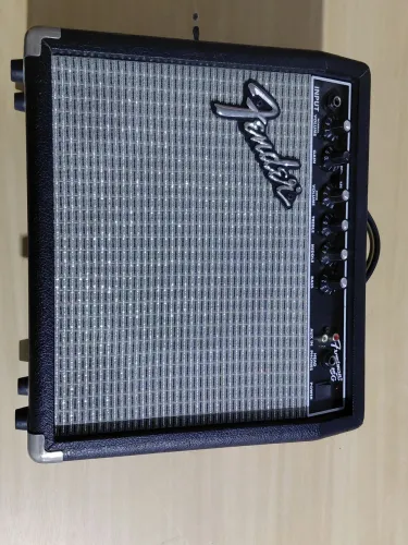 Amplificador Fender Frontman 15G