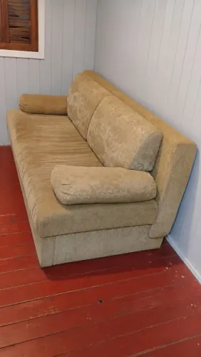 Sofá cama de três lugares