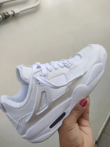 Tênis Nike Air Jordan 4 Retrô
