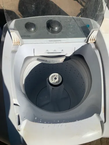 vendo máquina de lavar da Colomarq 12 quilos três meses de garantia faço entrega