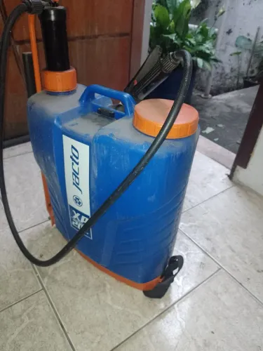 Pulverizador multiuso jardinagem, dedetização, limpeza 
