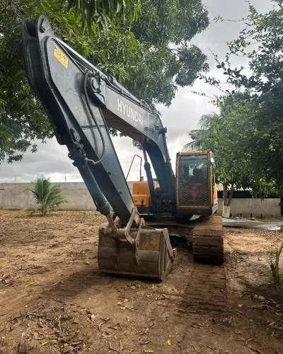 ESCAVADEIRA HIDRÁULICA HYUNDAI