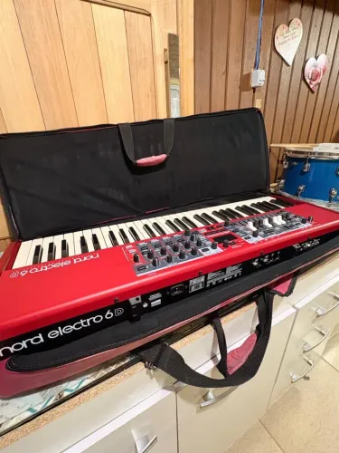 Teclado Nord Electro 6D 61 teclas 