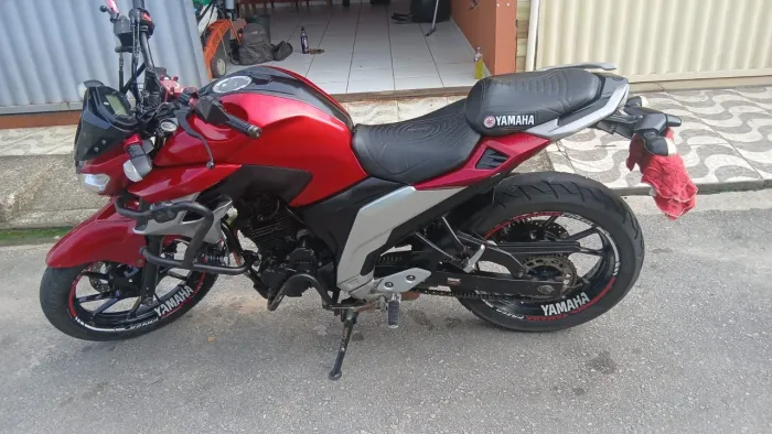 Moto Fazer 250
