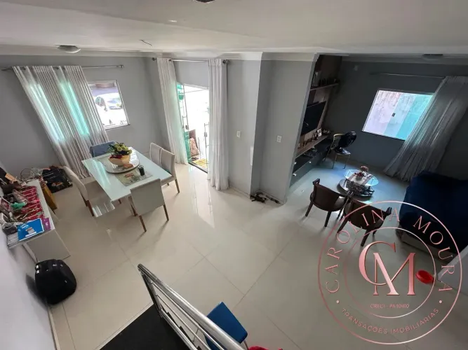 Condomínio Jardim Espanha - Casa com 4 quartos, sendo 3 suítes, área gourmet com piscina.