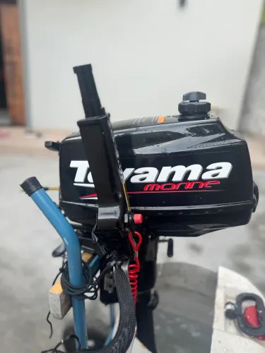 Motor de Popa Toyama Marine 3.6HP Semi Novo
