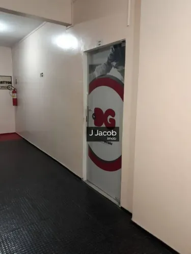 Alugo Sala de 90 m² no Ed. Infante de Sagres - bairro Campina