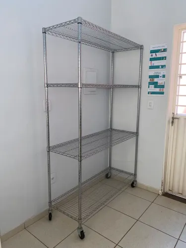 Estante Inox 430 4 Prateleiras com Rodízios