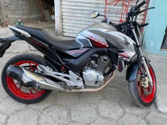 Honda CB 250F Twister 2021 - Muito Conservada! Nunca foi de APP.