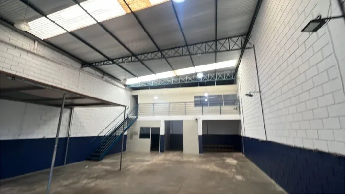 Barracão para alugar, 220 m² por R$ 4.000,00/mês - Parque do Estado II - Mogi Mirim/SP