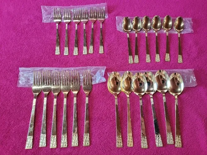 Kit Combo de Talheres Garfos e Colheres Dourados Supreme Cultery Made In Japan com 24 Peça