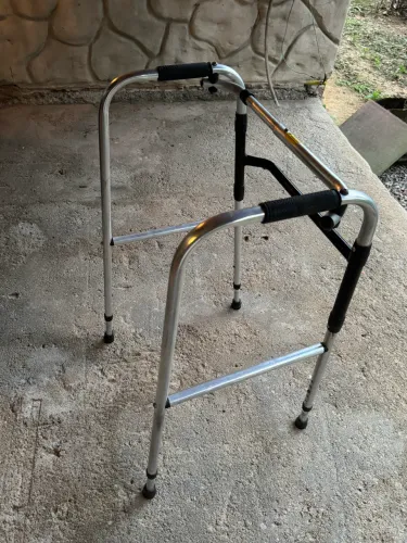 Andador (dobrável) super leve