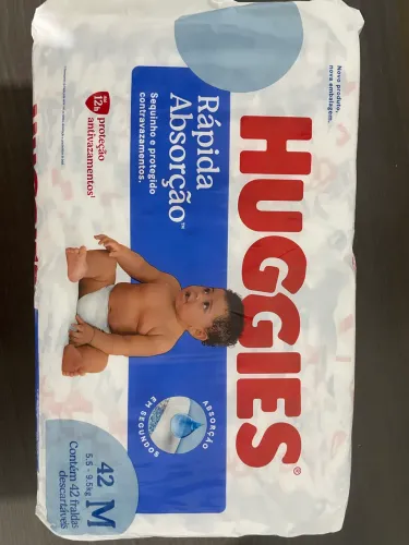 Fralda Infantil Huggies Tripla Proteção M com 42 Unidades