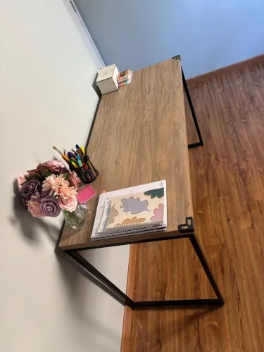 Mesa para escritório, estilo Industrial 120x50x75 - Cor: Carvalho/Est.preta