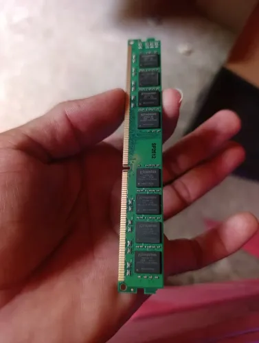 2x memorias ram ddr3 2x 8gb no caso 16gb Kingston