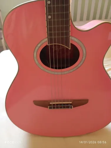 Violão rosa tagima