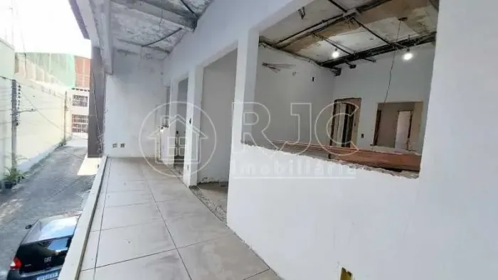 Rua Dos Carijós, oportunidade : Casa de vila triplex  03 dormitórios ,com obra inacabada