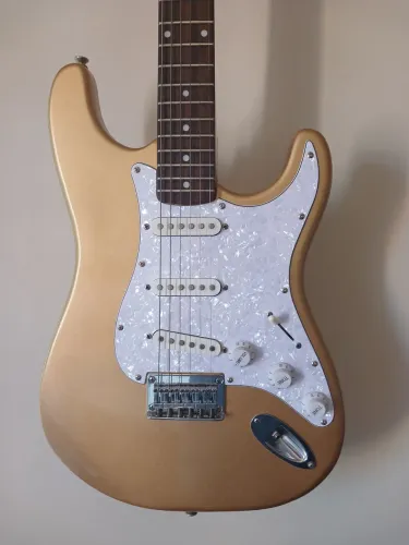 Guitarra Squier Indonésia
