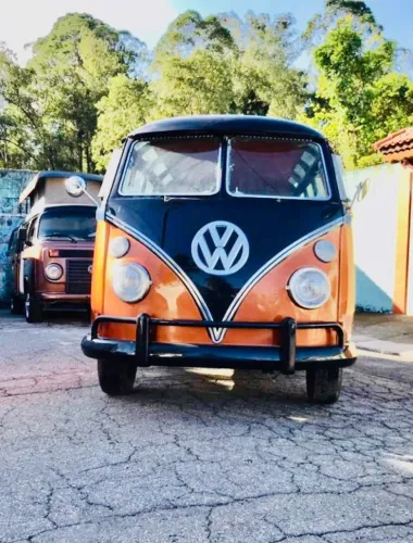 Volkswagen Kombi Standard/ Luxo/ Serie Prata 1976