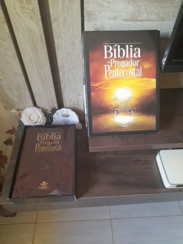 Bíblia de estudo pregador pentecostal vinho