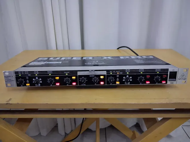 Crossover BEHRINGER CX2310