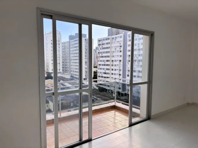 Apartamento 2 dormitórios com vaga no Centro de Floripa