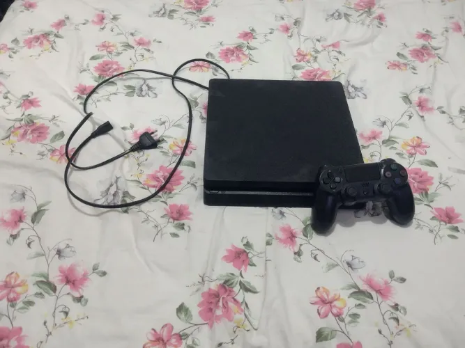 Ps4 slim 1 TB