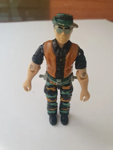 Boneco comandos em ação