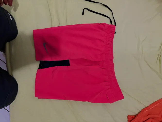 Short Rosa Nike