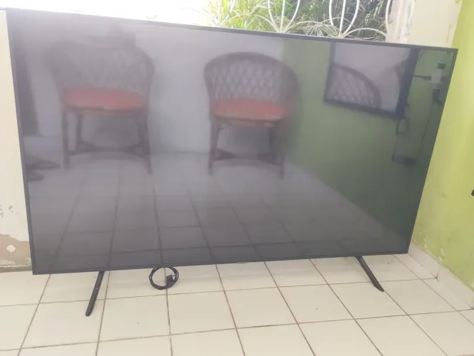 TV Samsung 65 polegadas 4K tela com defeito venda apenas para retirada de peças