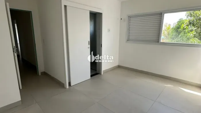 Apartamento com 3 quartos sendo 1 suíte disponível para venda no bairro Patrimônio em Uber