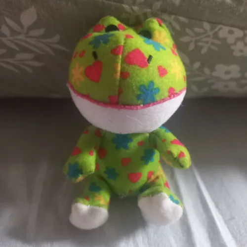 Sapinho de pelúcia