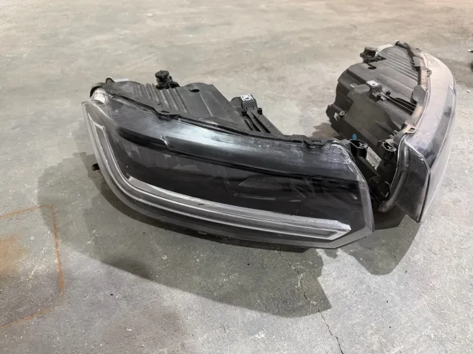 PAR DE FAROL T-CROSS LED