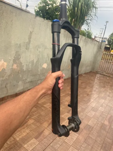 suspensão rock shock reba em perfeito estado