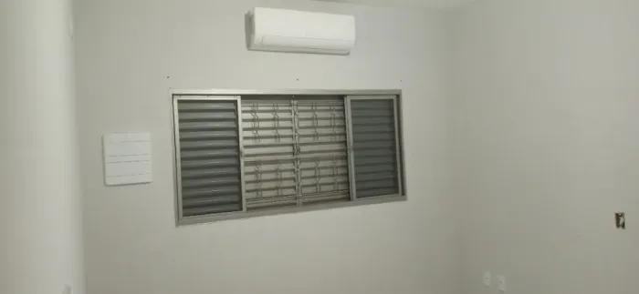 Casa modelo edícula com área construída de 75m e terreno de 300m