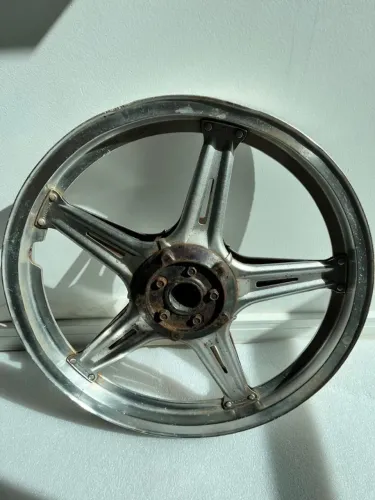 Roda Honda CB ( rebites originais)