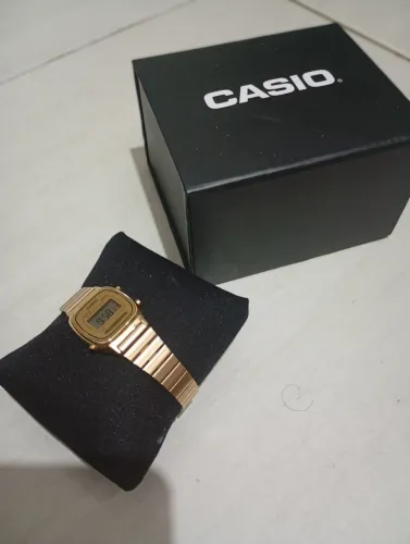 Vende-se relógio feminino, Marca Casio, original.