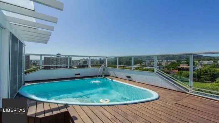 Cobertura mobiliada com piscina e vista 360° no Jardim Planalto POA