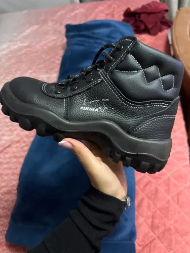 Bota bico de ferro
